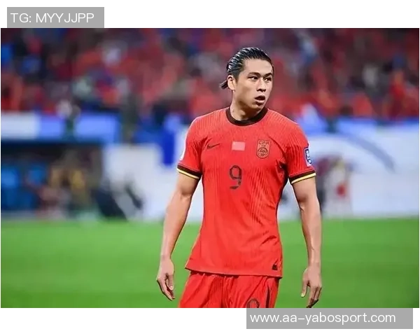 张玉宁与对方球员上半场激烈冲突各自领到黄牌引发热议