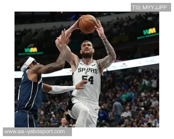 文班赛后独自离场引发热议是否对雷霆情有独钟成疑问焦点 文班赛后独自离场引发热议是否对雷霆情有独钟成疑问焦点