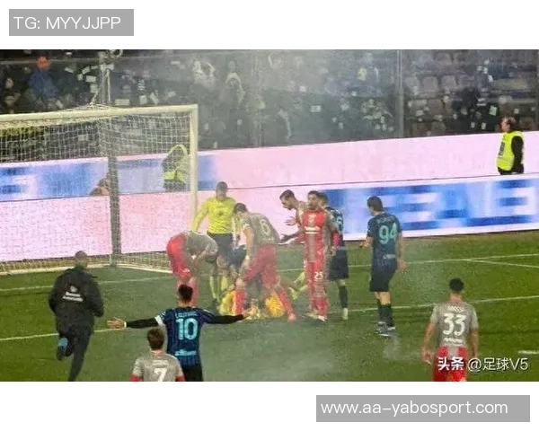 国米球迷放烟花意外炸伤手指或导致球队面临罚款及北看台关闭风险