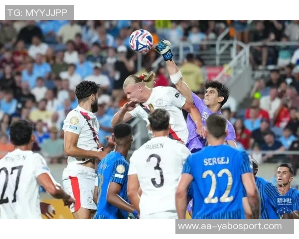 曼城遗憾错失良机萨维尼奥禁区内连射遭保托雷斯门线救险 曼城遗憾错失良机萨维尼奥禁区内连射遭保托雷斯门线救险