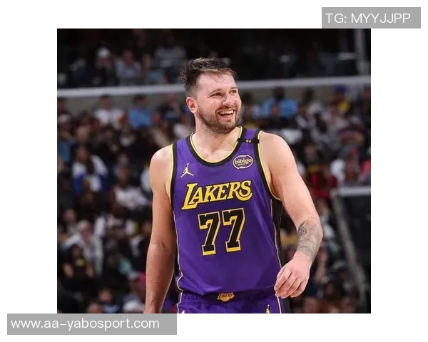 爱德华兹本赛季第14次得分35仅次于东契奇展现超强得分能力